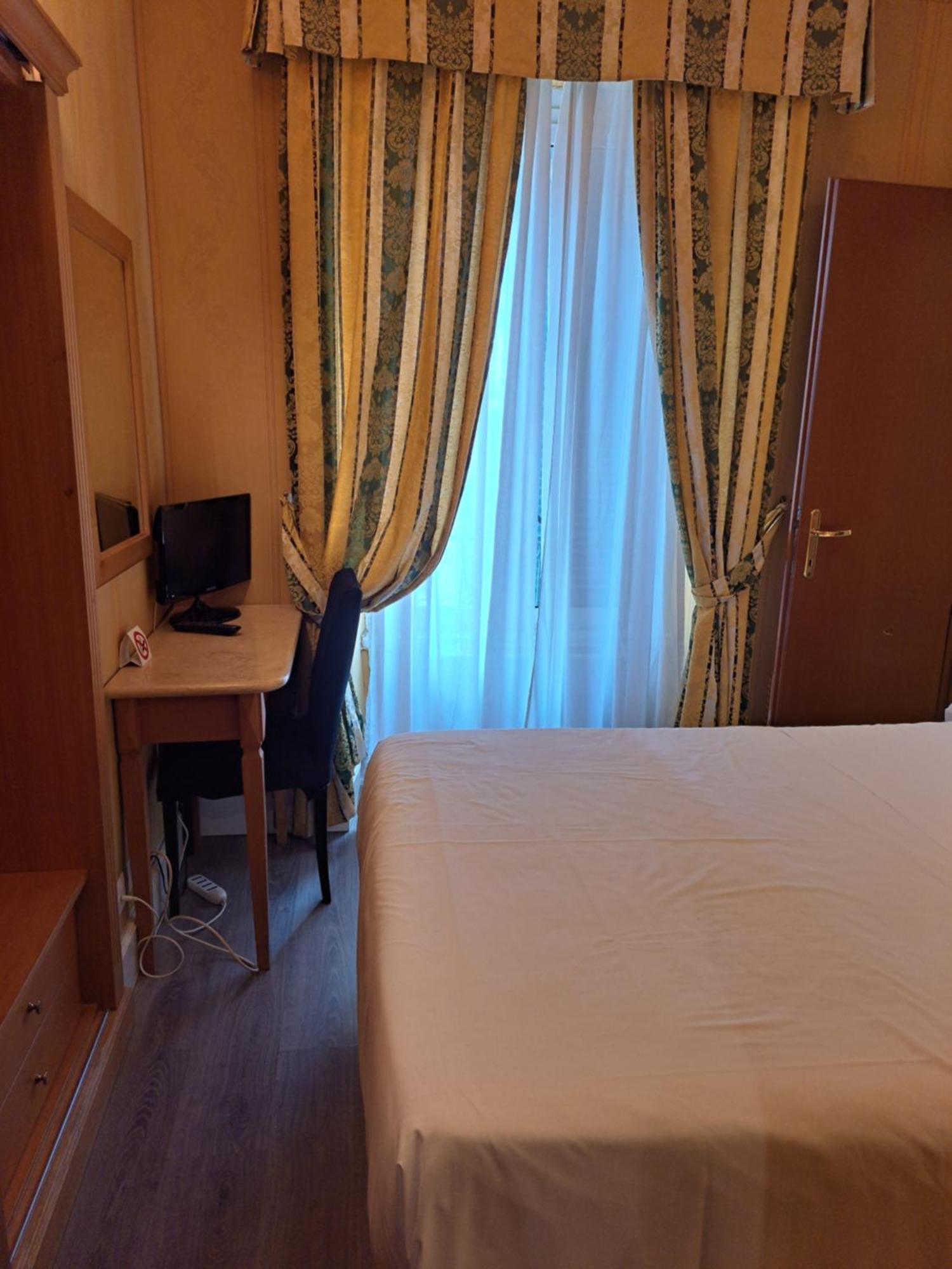 Hotel Dei Quiriti Rome Buitenkant foto